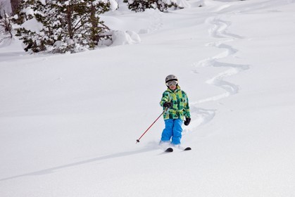 Ski en poudreuse à l'Audibergue