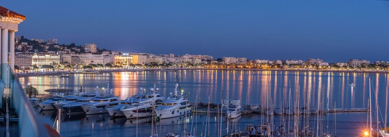 Cannes vue de l'Hôtel Radisson Blu 1835