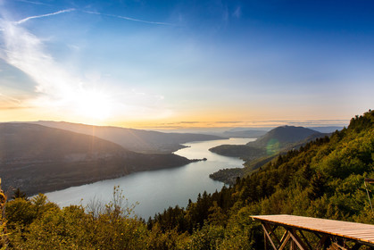 Vue sur le lac d'Annecy depuis le Col de la Forclaz
