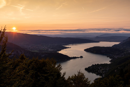 Vue sur le lac d'Annecy depuis le Col de la Forclaz