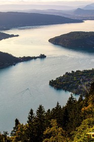 Vue sur le lac d'Annecy depuis le Col de la Forclaz