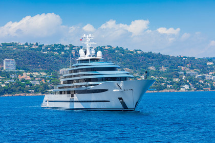 Yacht