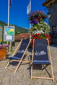 Allos