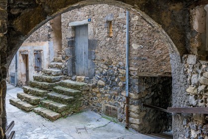 Péone