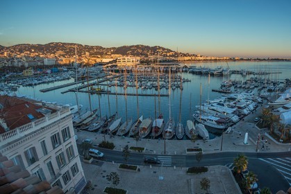 Cannes vue de l'Hôtel Radisson Blu 1835