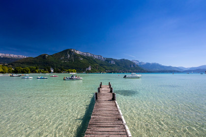 Ponton sur le lac d'Annecy