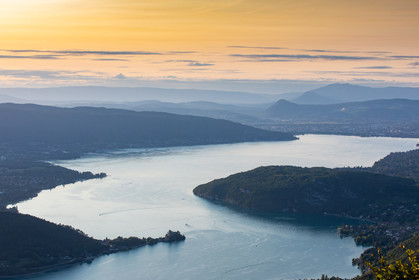Vue sur le lac d'Annecy depuis le Col de la Forclaz