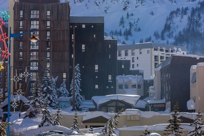 Isola 2000