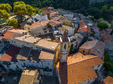 France, Alpes-Maritimes (06) Aspremont, located 554 meters above sea level, above the gorges that close the valley above Nice, which is 13 km away.