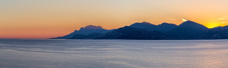 Cannes vue de l'Hôtel Radisson Blu 1835