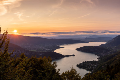Vue sur le lac d'Annecy depuis le Col de la Forclaz