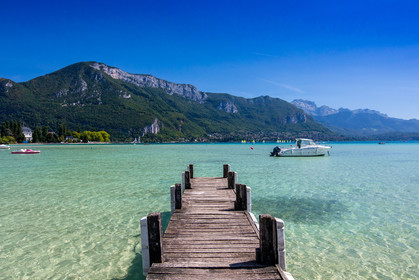 Ponton sur le lac d'Annecy