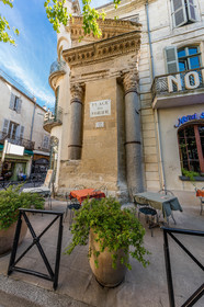 Arles