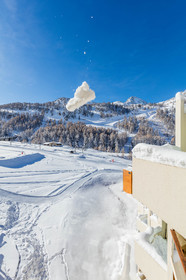 Isola 2000
