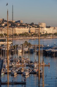 Cannes vue de l'Hôtel Radisson Blu 1835