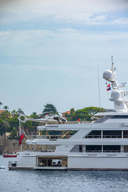 Yatch