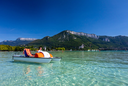 Pédalo sur le Lac d'Annecy