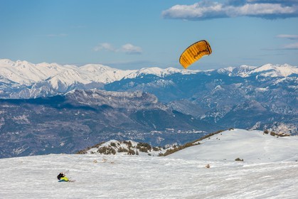 Snowkite