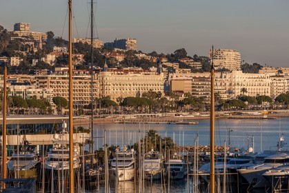 Cannes vue de l'Hôtel Radisson Blu 1835