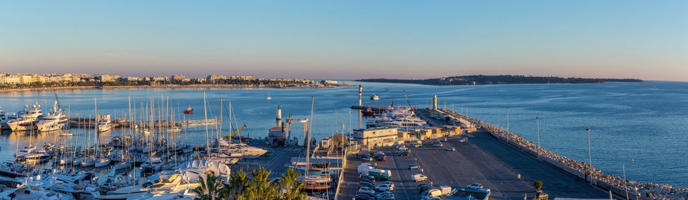 Cannes vue de l'Hôtel Radisson Blu 1835
