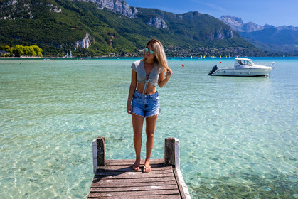 Ponton sur le lac d'Annecy