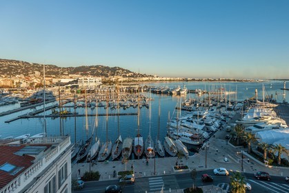 Cannes vue de l'Hôtel Radisson Blu 1835