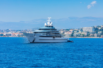 Yacht