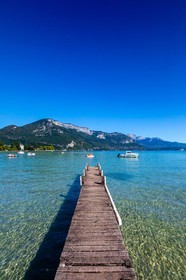 Ponton sur le lac d'Annecy