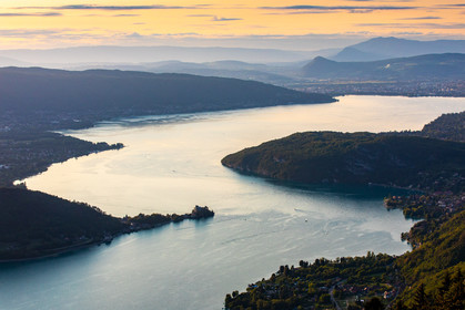 Vue sur le lac d'Annecy depuis le Col de la Forclaz