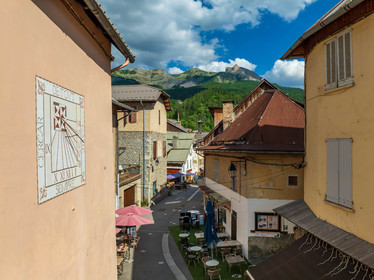Allos