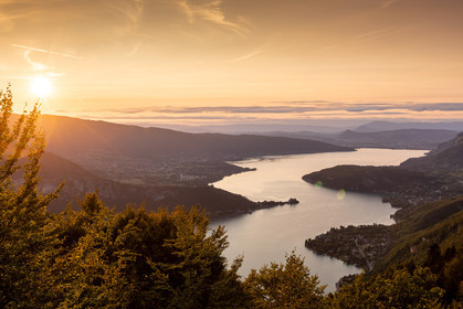 Vue sur le lac d'Annecy depuis le Col de la Forclaz