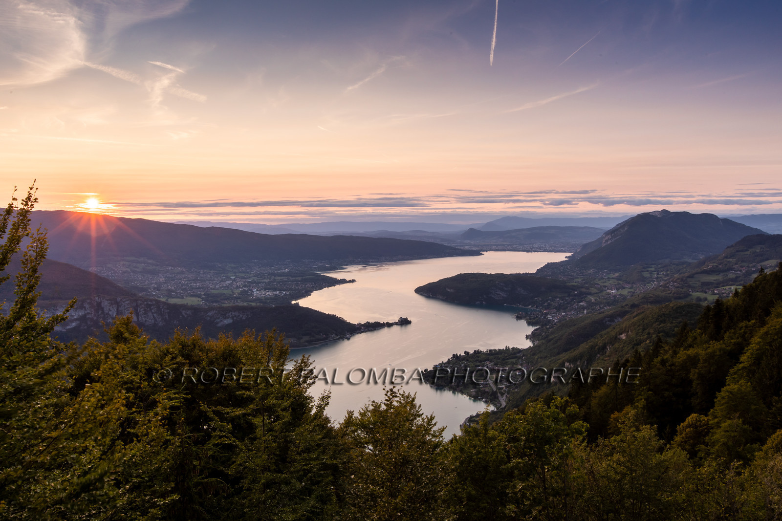 Vue sur le lac d'Annecy depuis le Col de la Forclaz