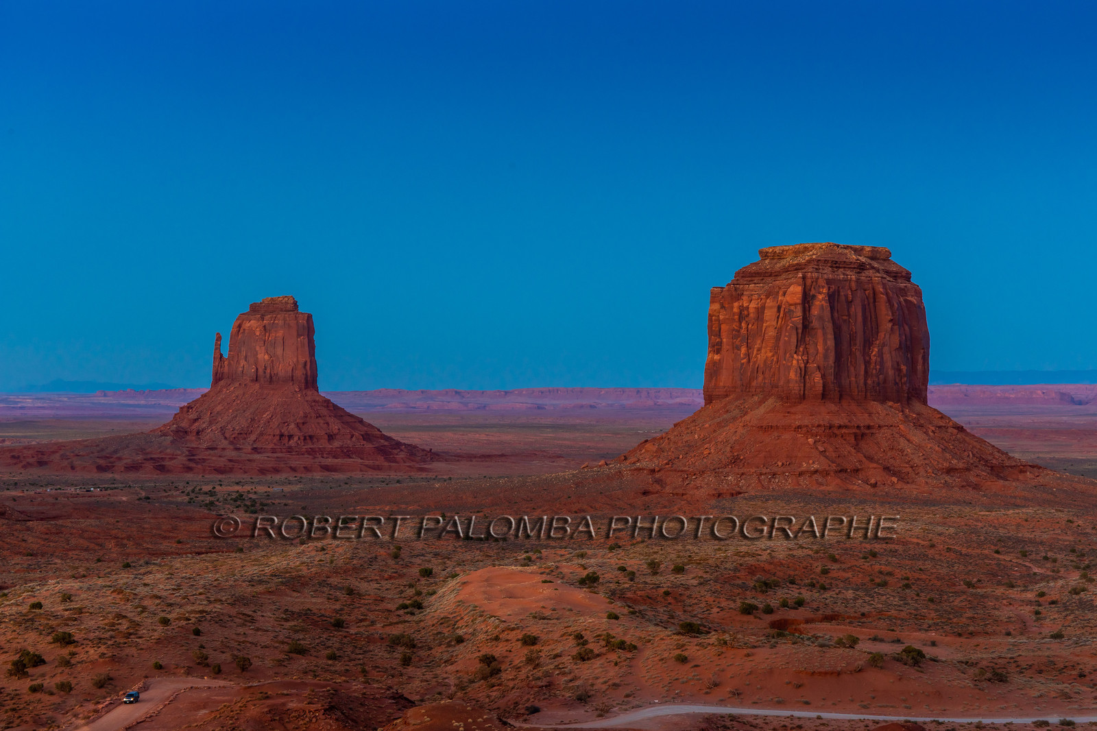 Monument Valley à la tombée de la nuit