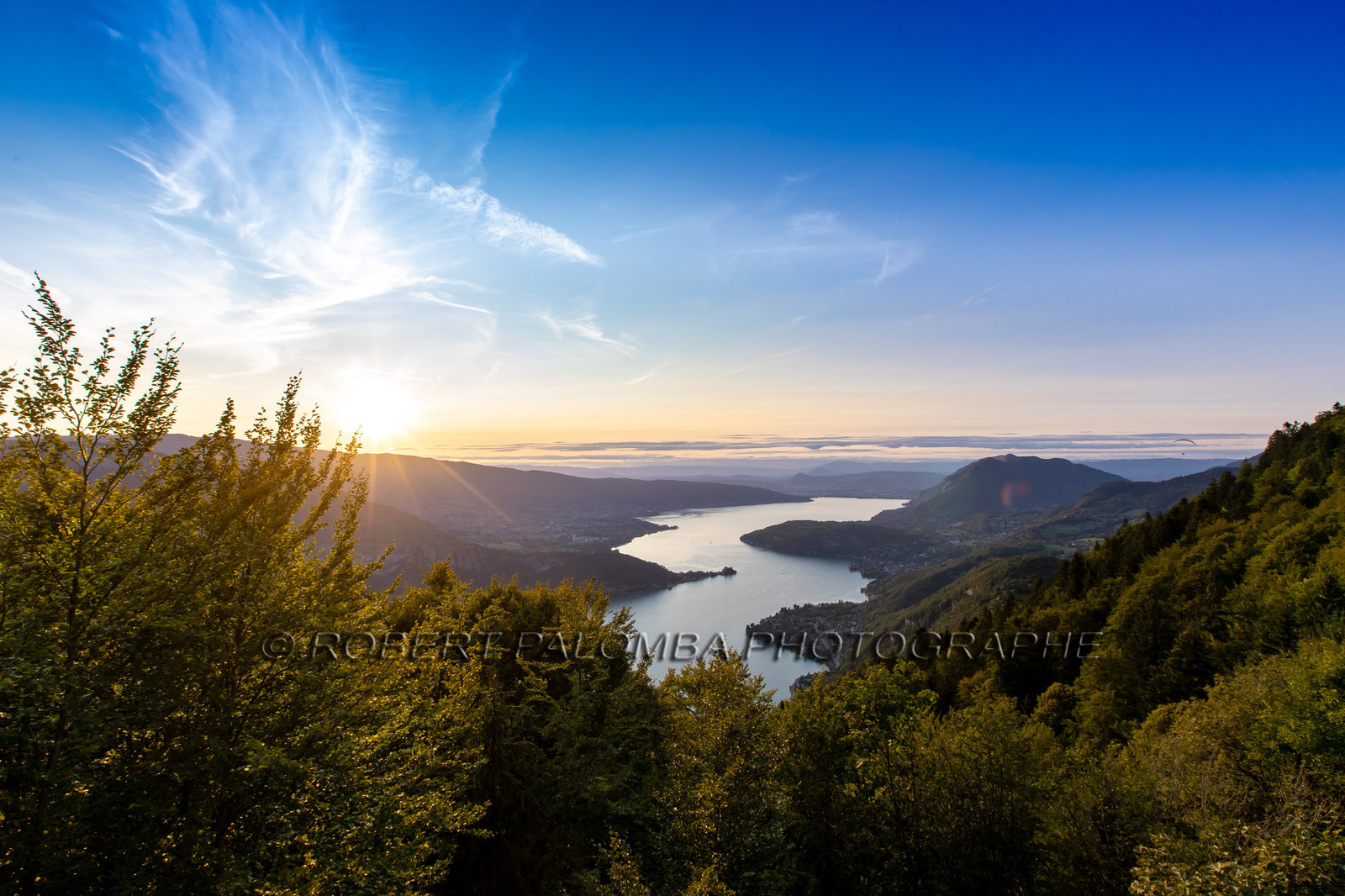 Vue sur le lac d'Annecy depuis le Col de la Forclaz