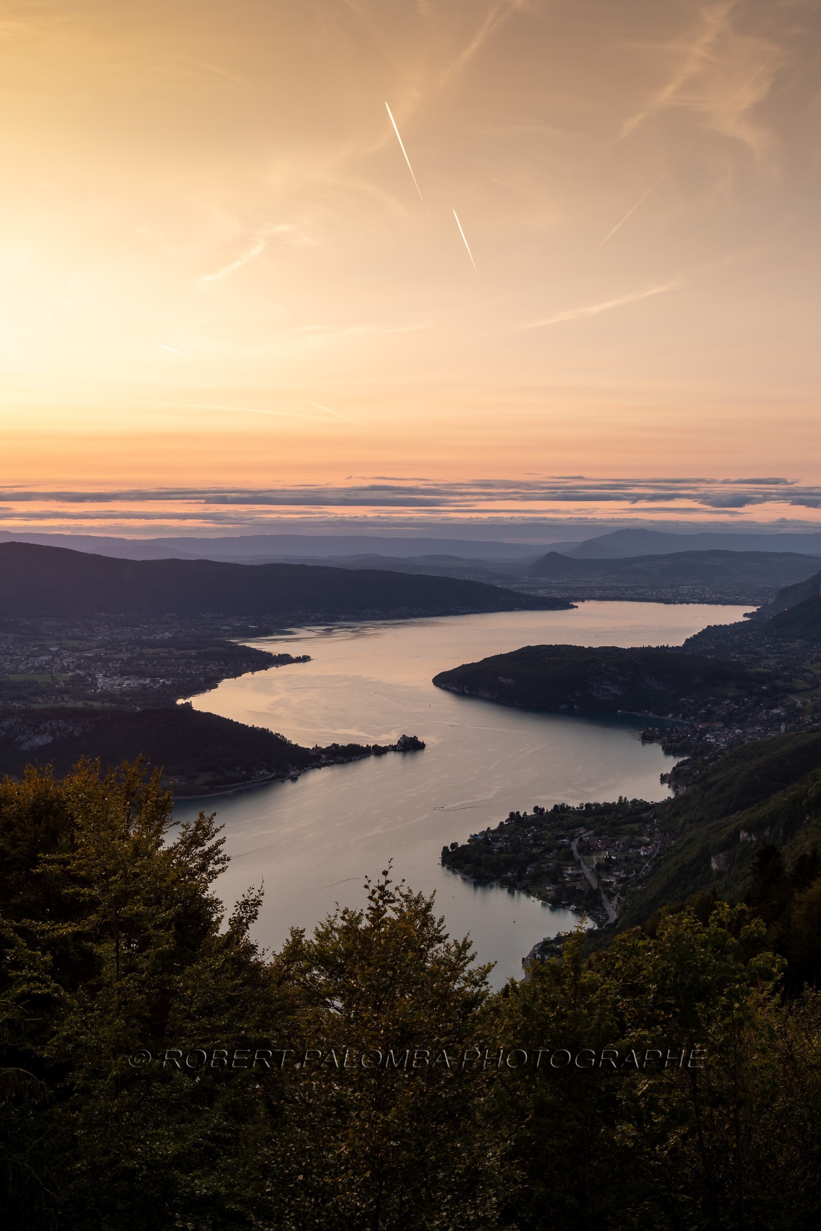Vue sur le lac d'Annecy depuis le Col de la Forclaz