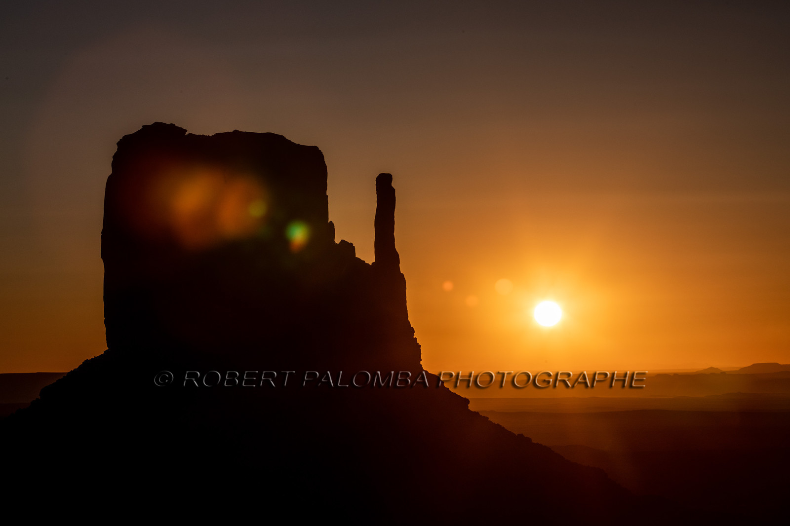 Lever de soleil sur Monument Valley