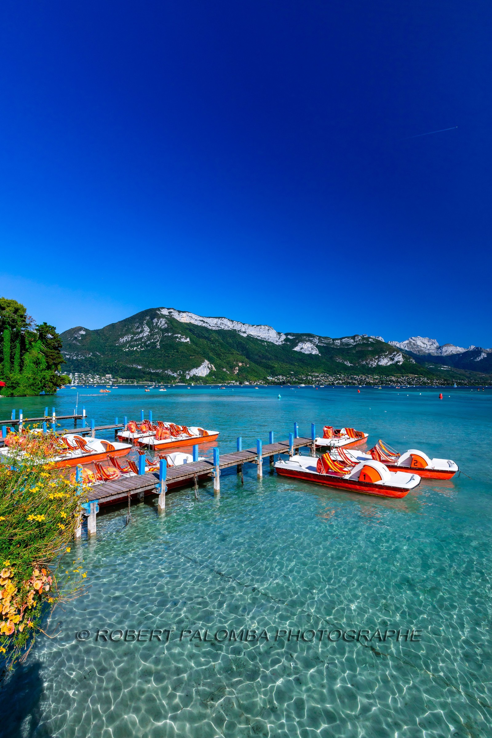 Pédalo sur le Lac d'Annecy