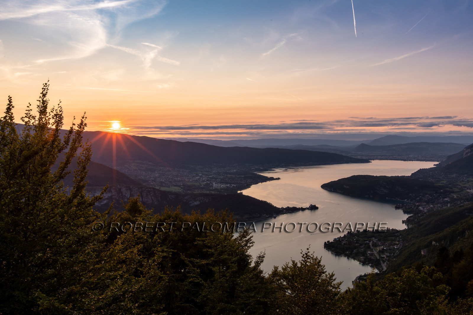 Vue sur le lac d'Annecy depuis le Col de la Forclaz