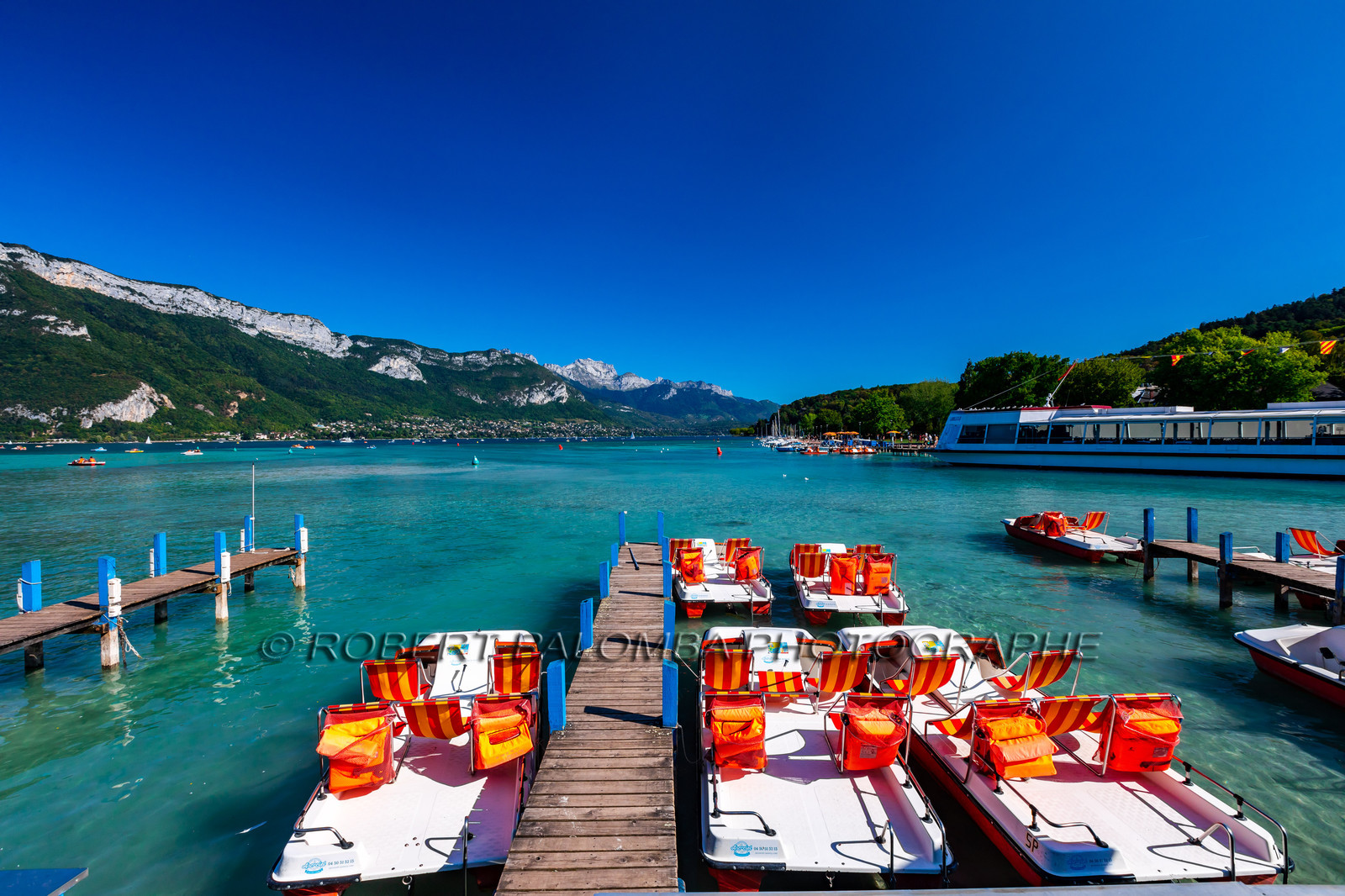 Pédalo sur le Lac d'Annecy