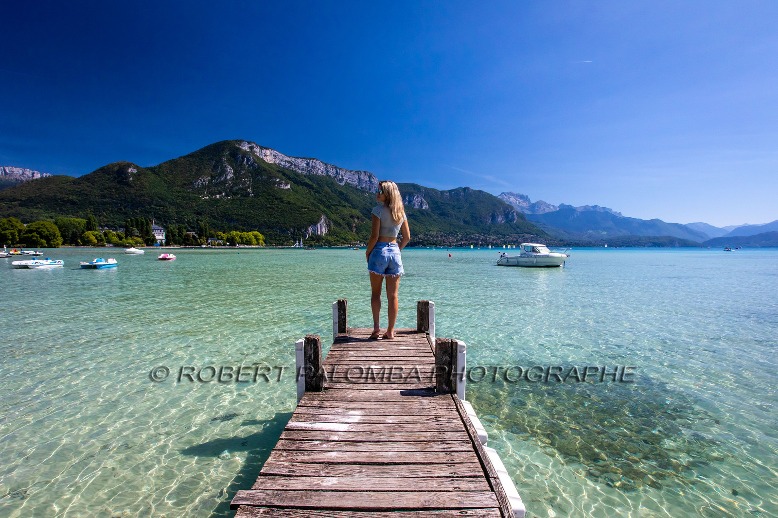 Ponton sur le lac d'Annecy