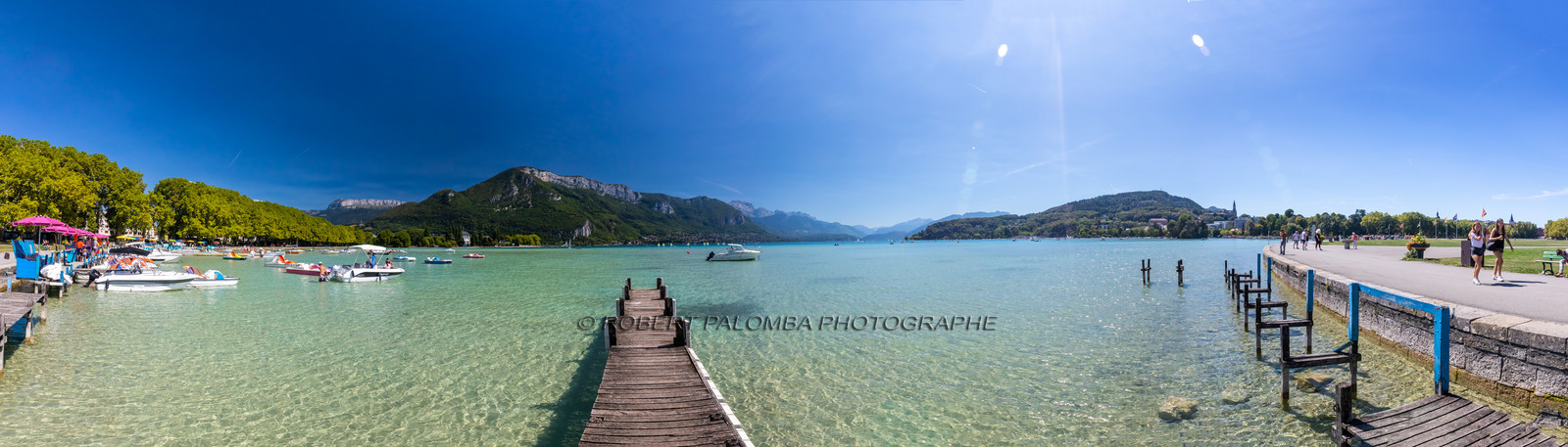 Ponton sur le lac d'Annecy