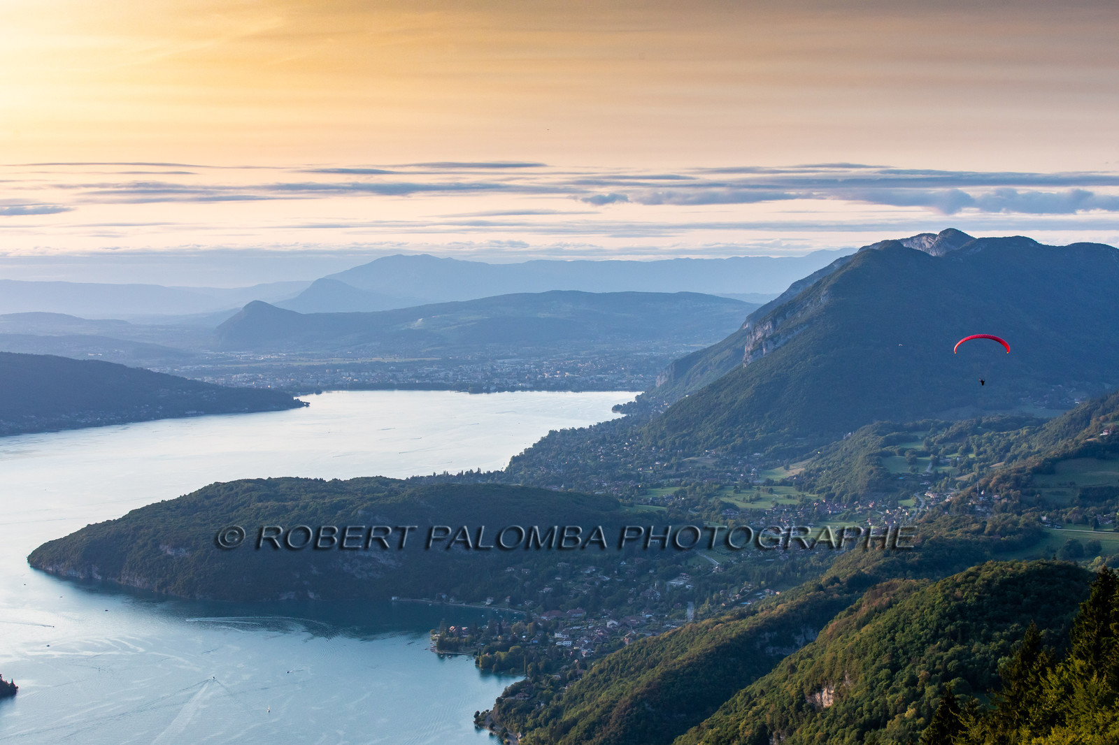 Vue sur le lac d'Annecy depuis le Col de la Forclaz