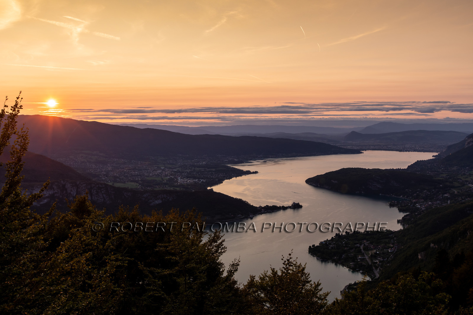 Vue sur le lac d'Annecy depuis le Col de la Forclaz
